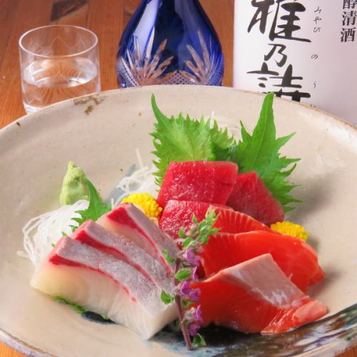 We also offer sashimi and a wide variety of other dishes.