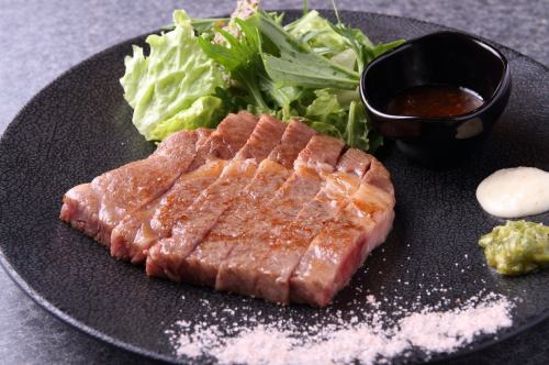 牛里脊肉150克