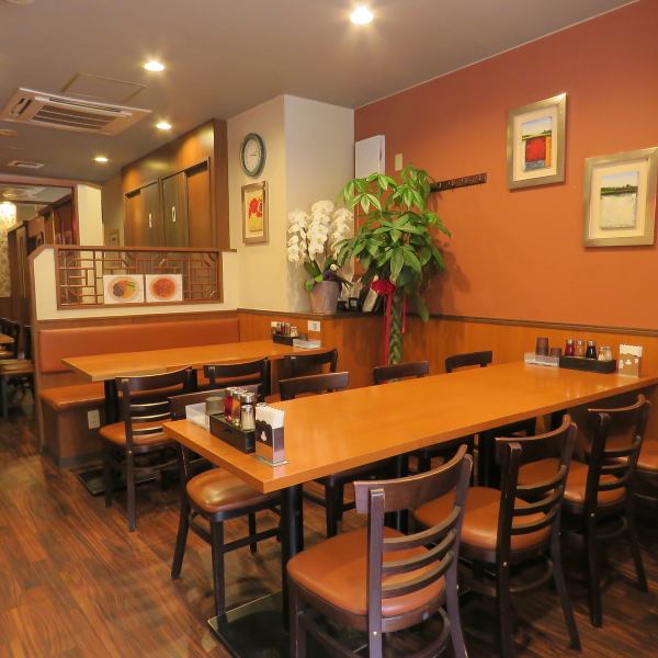 店内はすべて個室で構成され、落ち着いた雰囲気が魅力。接待やご会食はもちろん、記念日などの大切なシーンにも最適な、特別感のある空間です。