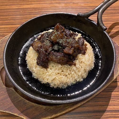 Teppanyaki Butter Rice ~Sweet and Spicy Beef Tendons Topped~