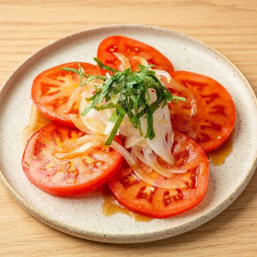 Tomato slices with green shiso