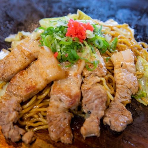 [Standard okonomiyaki restaurant] Sauce Yakisoba Pork/Squid/Shrimp