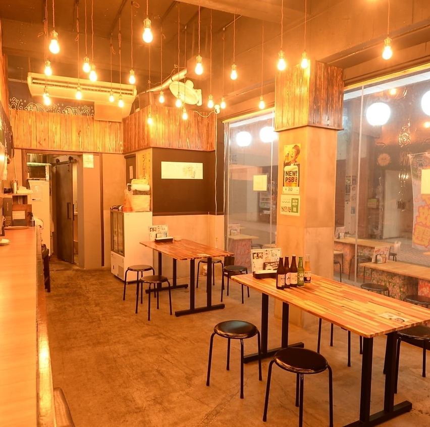 奥行きある店内・店外に席多数♪会社宴会・観光の団体様も歓迎☆