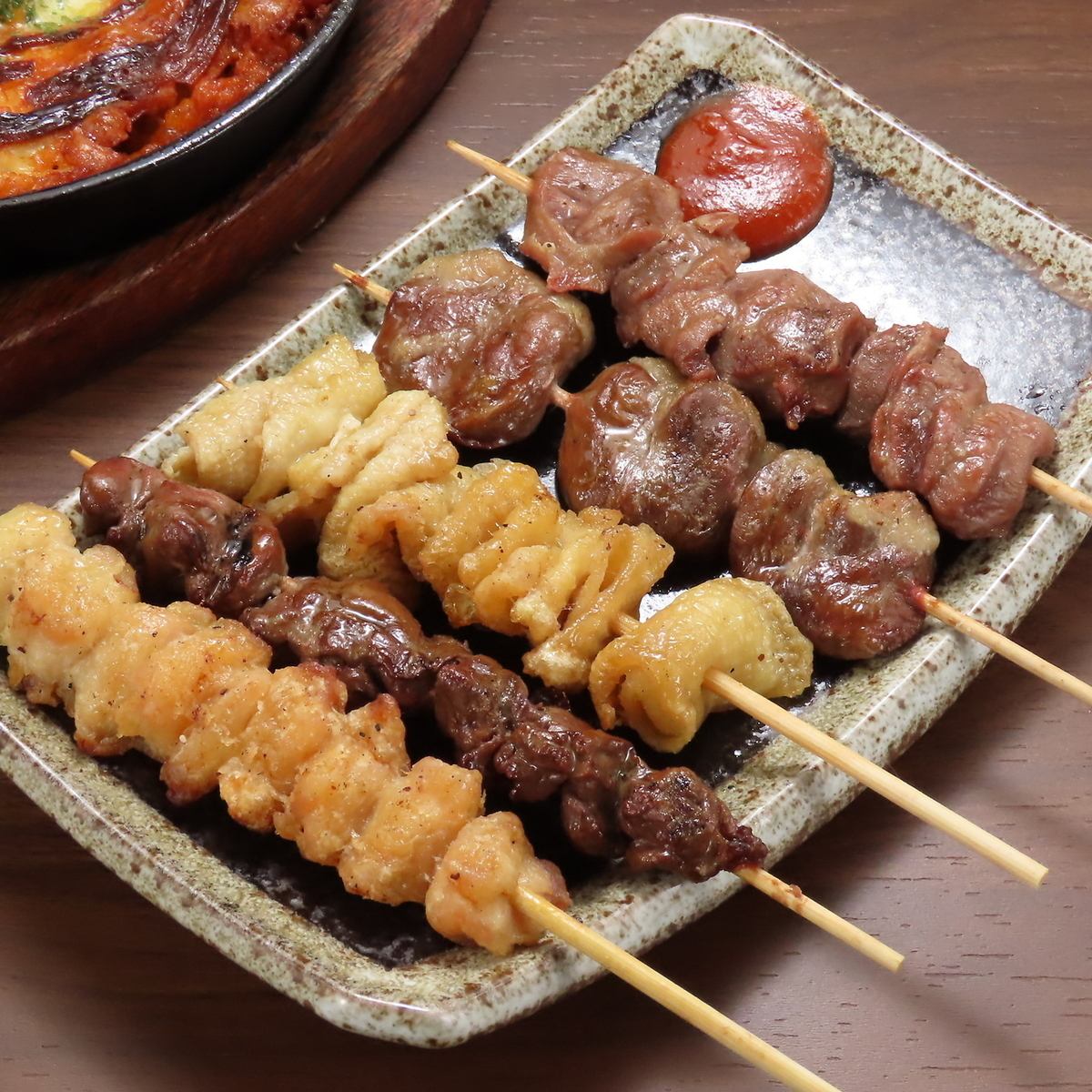 こだわりの炭火で焼き上げた絶品焼き鳥をお楽しみください