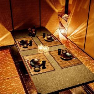 【各席違った雰囲気のデザイナーズ個室席】大人の為の落ち着いた雰囲気となっております。2名様~80名様までご利用可能な完全個室席は豊田市駅で接待や女子会、合コンなど各種宴会に最適なプライベート個室空間♪お得な宴会コースプランもご予算に合わせて3000円~ご用意。誕生日や記念日にお得なサプライズ特典もご用意◎◎ 