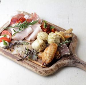 Assortment of 5 appetizers of the day "Antipasto Mist"