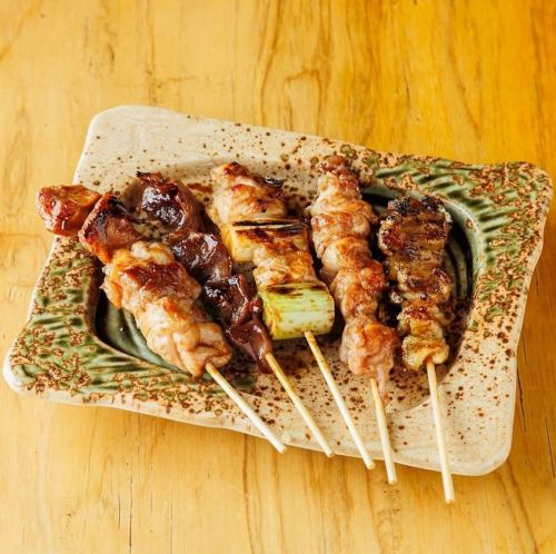 【名物】焼き鳥5種盛り合わせ