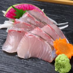 鰤魚生魚片