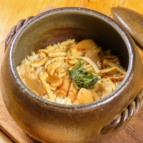 Matsutake mushroom clay pot rice