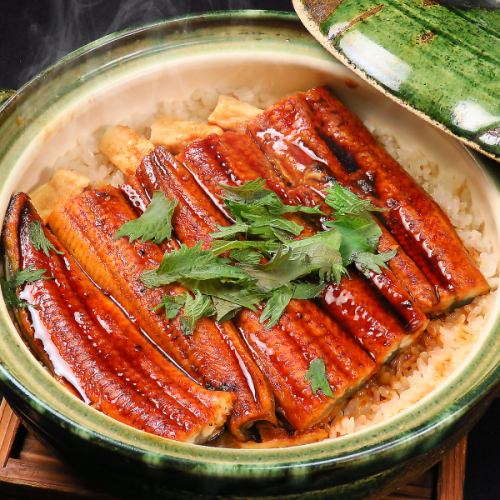 Luxurious! Eel and rice in clay pot