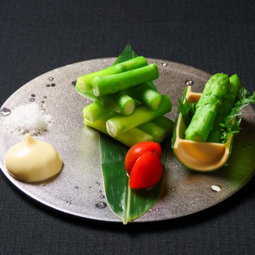 Boiled asparagus in salt