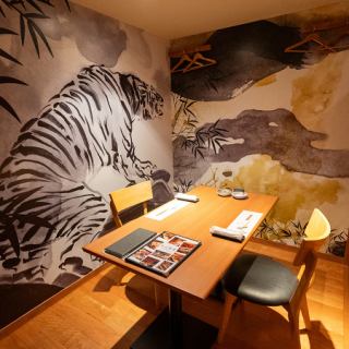 You can enjoy banquets in our spacious, private table seats.It can accommodate up to six people, so it's perfect for company parties and other events! We also offer great value courses that you can choose from depending on your budget.We will show you the room you want.Please feel free to contact us when making a reservation.