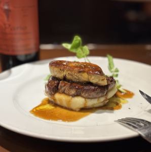 牛フィレ肉とフォアグラのロッシーニ風
