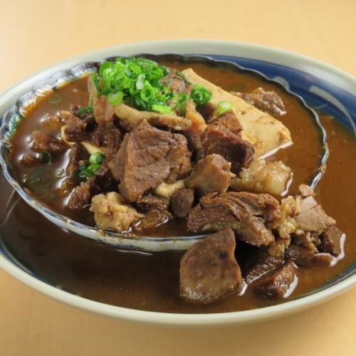 Overflowing beef tendon stewed tofu~A deep flavor that has been added since the store opened~