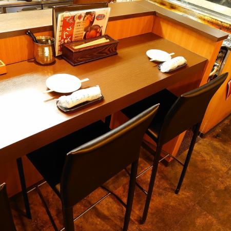 [Counter 1 seats x 4 tables] If you come to the store alone or two people, you can also sit at the counter seat ♪ If you want to eat calmly, this seat is recommended ☆