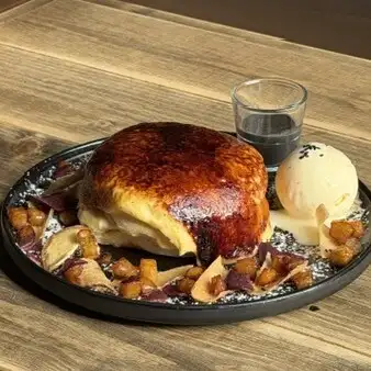 【期間限定・数量限定】安納芋と黒ごまのブリュレパンケーキ