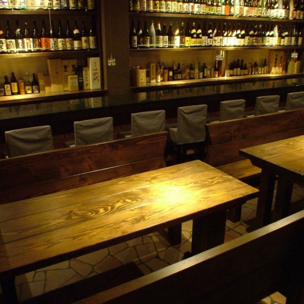It is a dark and calm atmosphere.Recommended table seating for a small party for 6 people.It is a popular seat for girls' parties, birthday parties and lunches ☆ Lunch parties are also receiving acceptance! We are waiting for reservations for various banquets ☆ ]
