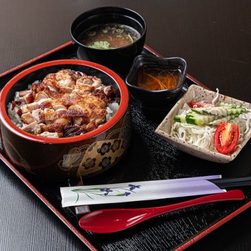 鰻以外にも多彩なランチメニューでお腹も心も満たします