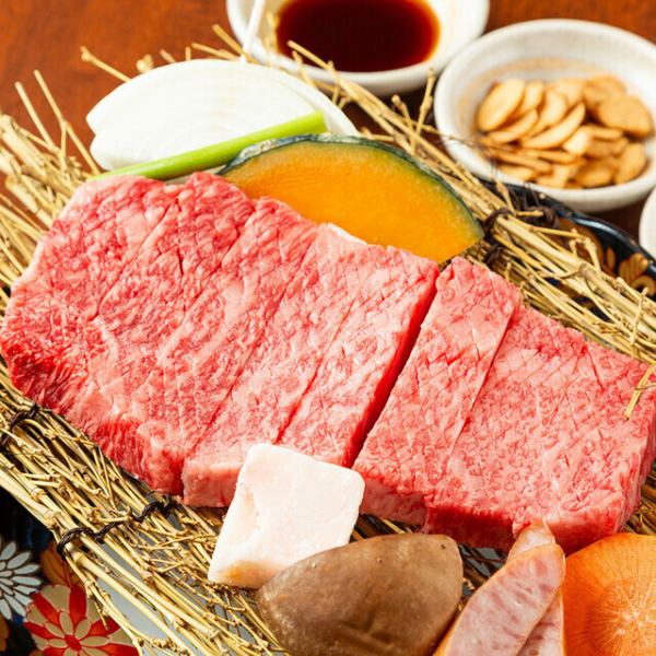 【名物！極厚サーロインステーキ】お肉の量はなんと180g！キメ細やかで脂の入り方も上品でとろける食感◎