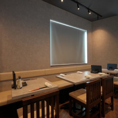 <p>【20名様以下の貸切も承っております】お席の配置も、シーンに合わせて臨機応変に対応可能です！各種打ち上げやご宴会、女子会など幅広いシーンでご利用ください。幹事様必見のご宴会特典もご用意しております！貸切をご希望の方は、お気軽に店舗までお問い合わせくださいませ。</p>