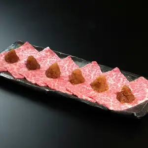 和牛涮涮鍋配白蘿蔔泥和柚子醋