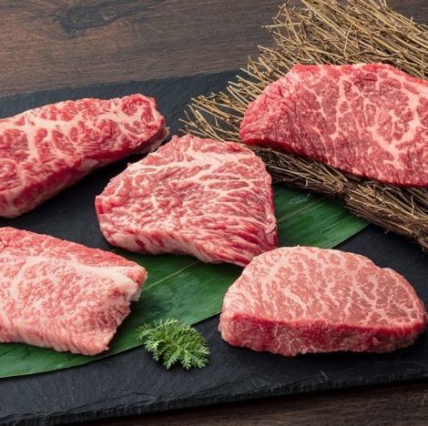 店主厳選の赤城和牛や国産の駝鳥、河内鴨を使用した肉料理の数々、時間をかけて火入れする肉質は最高です！
