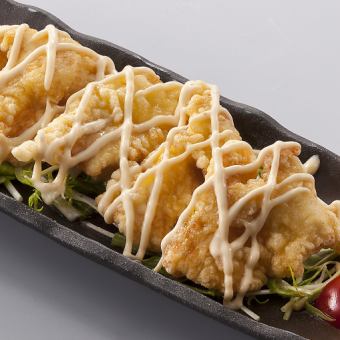 雞胸肉炸雞佐特製蛋黃醬