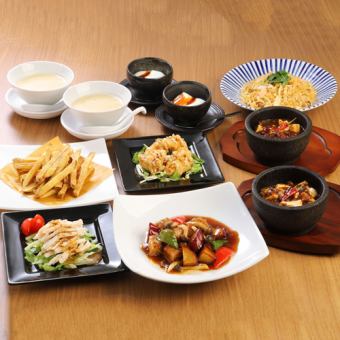 [各宴會]包括本店特色楊州炒飯在內的7道菜套餐、120分鐘無限暢飲4,000日圓（含稅）