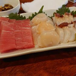 新鮮なお刺身をご提供。日本酒、焼酎と共にいかがですか♪