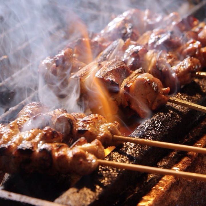 駅チカ！お洒落な雰囲気の焼き鳥屋です。