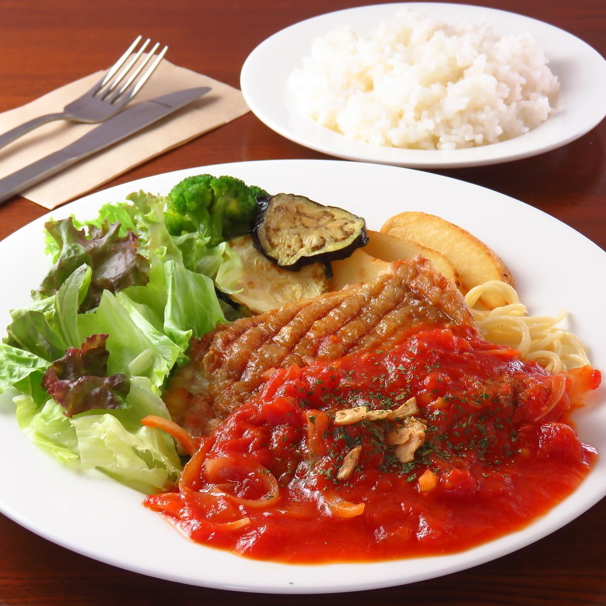 旬の食材を活かした料理で、二人だけの記念日をお楽しみ下さい。