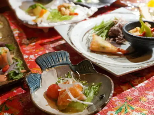 Creative cuisine that blends Japanese and Chinese influences, making it gentle on the body.