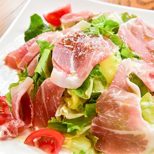 Raw ham salad