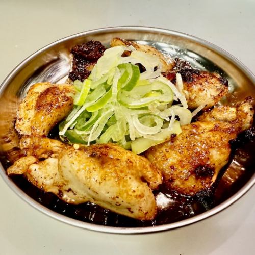 西成風！大トロホルモン焼