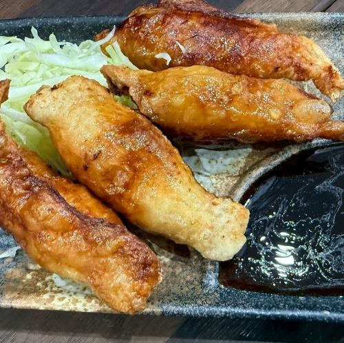 熱々！鶏皮餃子