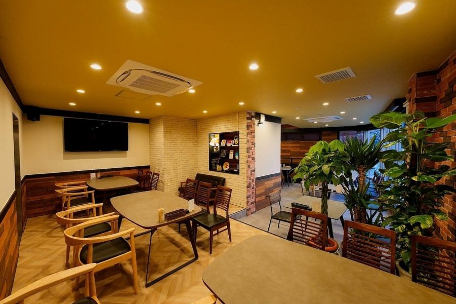 [Good location, 1 minute walk from Narita Station] Good access, just 1 minute walk from JR Narita Station! Easy to gather and disperse, safe for groups and even in bad weather! It's a stylish space with designer furniture. You can enjoy it for various occasions such as girls' night out, anniversaries, dates, welcome parties, farewell parties, celebration parties, wedding after-parties, etc.