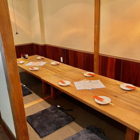 しっとり落ち着いた【オトナの隠れ家】的な個室をご用意しております◎