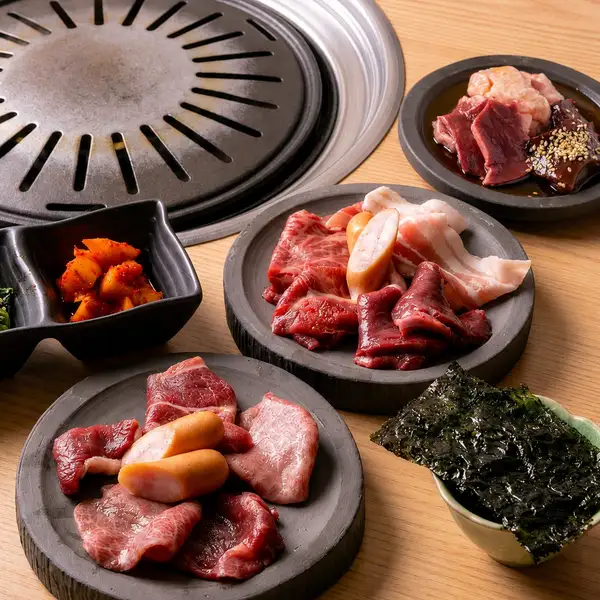 最高級近江牛のハラミ&新鮮ホルモン!多彩な肉料理を愉しむ。飲み放題付きのコースも多数ご用意♪