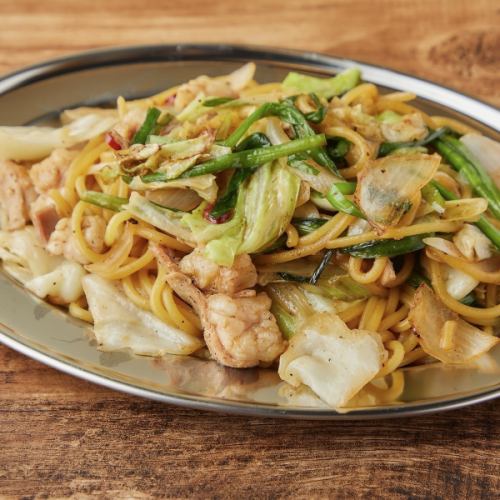 19:30だけのご褒美！ぷりぷりホルモン焼きそば＝ホルそば！国産牛ホルモンたっぷりでワンコイン！