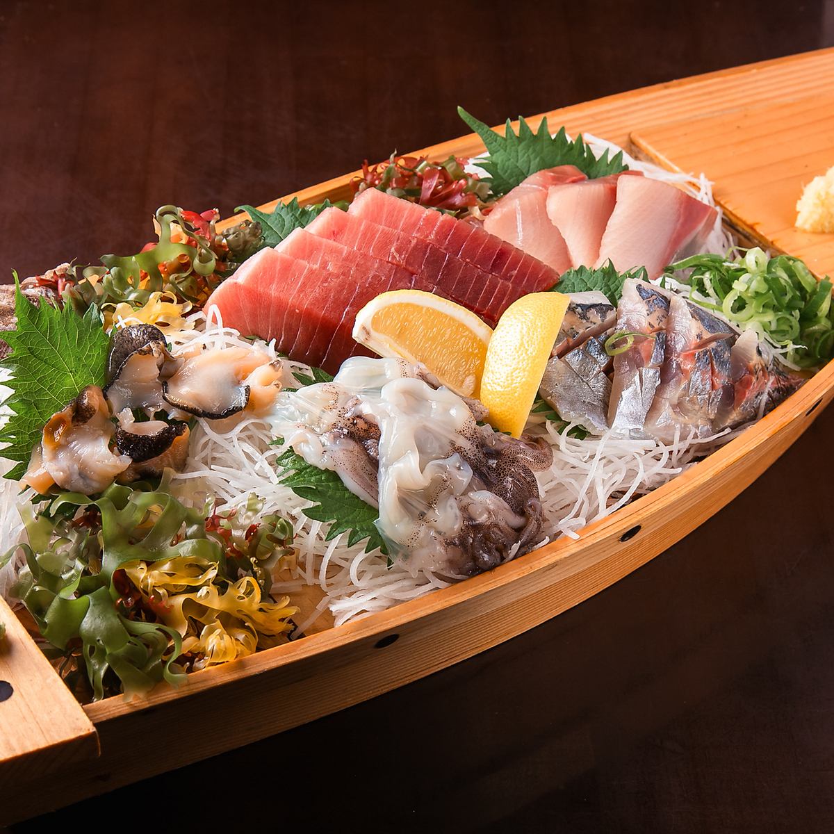 料理人歴40年以上のオーナーが仕入れる鮮魚をお楽しみください！
