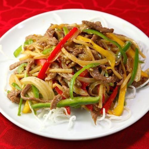 Stir-fried beef with oyster sauce / stir-fried shredded beef and peppers