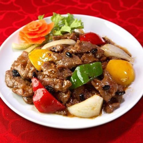 Boiled beef ribs in soy sauce / stir-fried beef with black beans