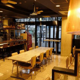 We have large table seating available for large groups.It's spacious and perfect for gathering with friends.You can all enjoy sharing the food together.
