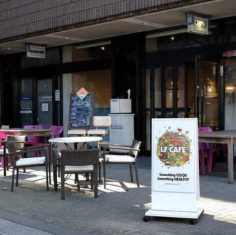 On sunny days, the terrace is the best! You can enjoy our menu while taking in the view outside.