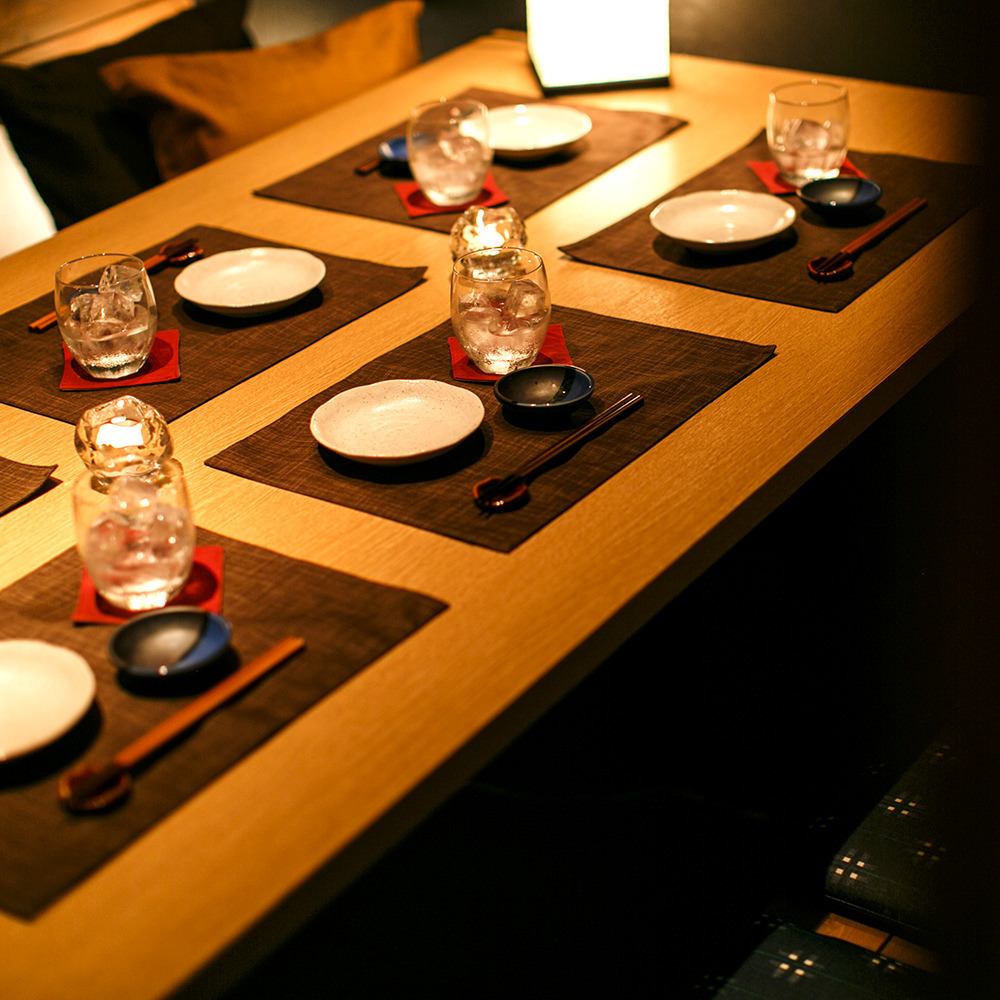 The interior is clean and perfect for dates or girls' nights out.