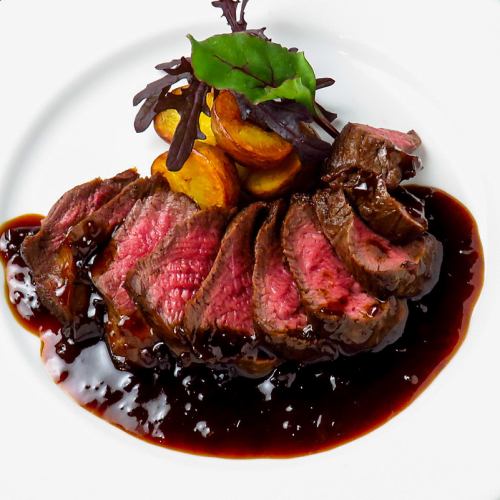 Gibier from Aichi Prefecture "Roasted deer fillet with balsamic soy sauce" No smell, very tender meat ♪ The sauce is also ◎