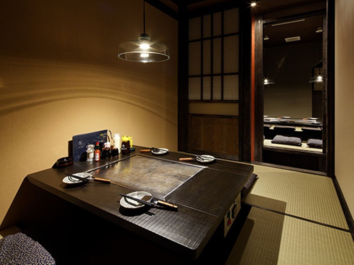 All seats are equipped with iron plates, so you can enjoy it hot even in a private room ♪