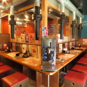 Counter seats are available.Feel free to use it even if you are alone.