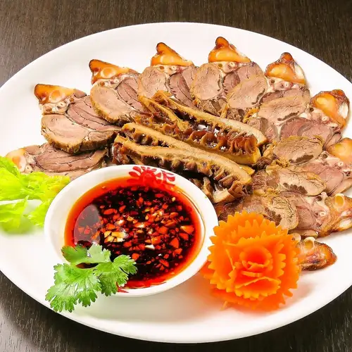ハチノスと牛肉の醤油煮込み盛り合わせ
