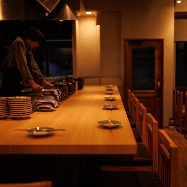 人数に合わせてテーブル席ご用意いたします♪デートに！